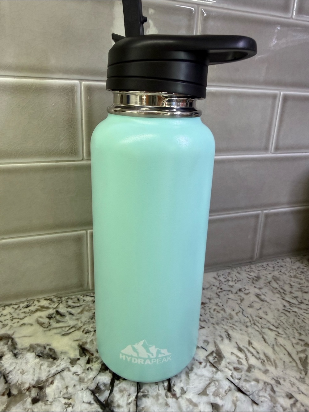 HydraPeak Mint Stainless Steel Insulated Water Bottle with Flip Lid 64 oz